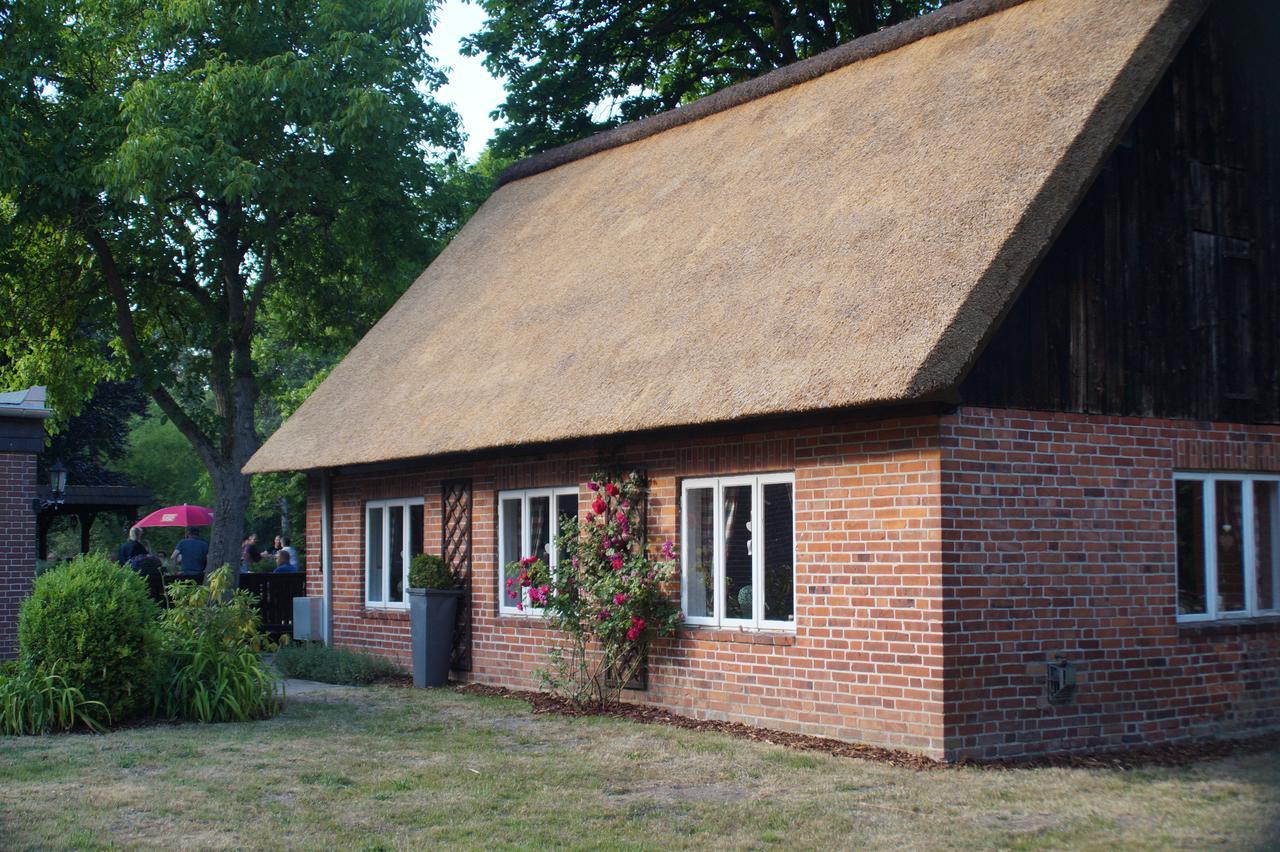 Landhaus Absalonshorst Otel Groß Grönau Dış mekan fotoğraf